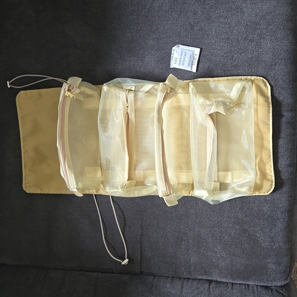 NWT Gold color L'BRI Folding Travel Bag for toiletries - Picture 3 of 3